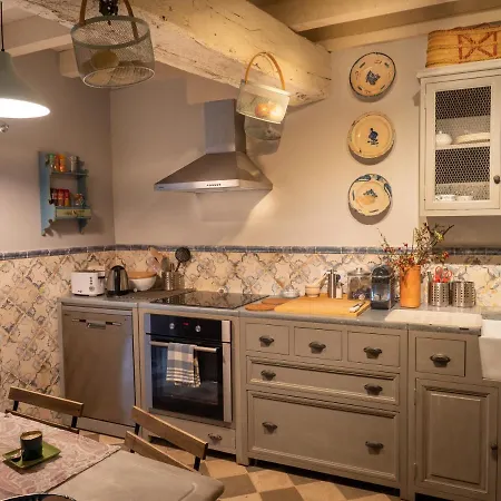 Encantadora Casa De Pueblo Con 5 Hab. En Burgos *