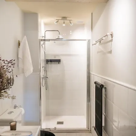 別荘 Encantadora Casa De Pueblo Con 5 Hab. En Burgos