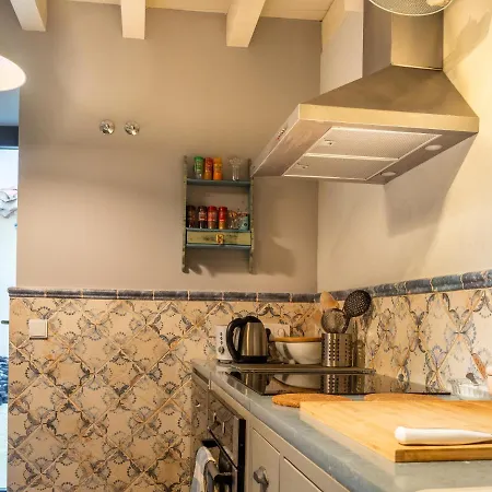 別荘 Encantadora Casa De Pueblo Con 5 Hab. En Burgos