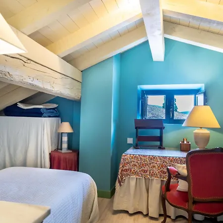 Encantadora Casa De Pueblo Con 5 Hab. En Burgos *