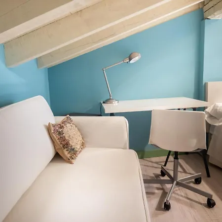 Encantadora Casa De Pueblo Con 5 Hab. En Burgos *